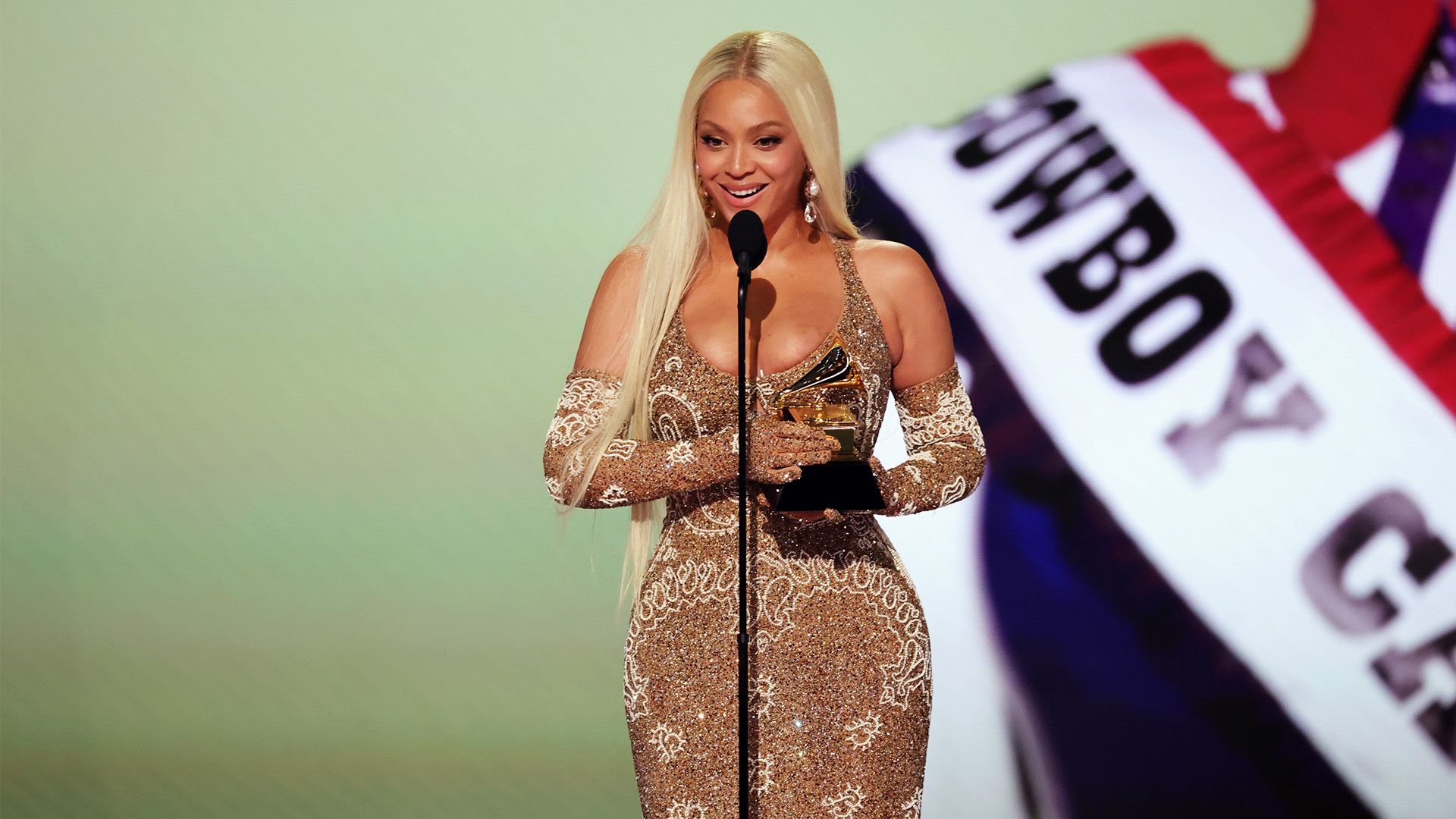 从与顶级选 从与顶级选